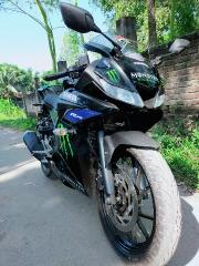 YAMAHA R15 V3